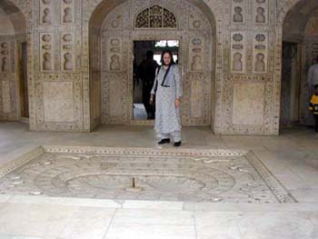 Architecture design in Agra Fort
