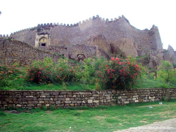 golkonda-fort-front