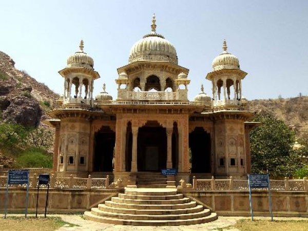 maharani-ki-chhatri-jaipur